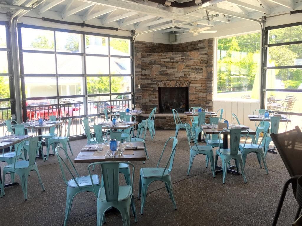 Gourmet Burgers and Bottoms Up Pizza with 31 Craft beers make this resturant a huge welcome to W