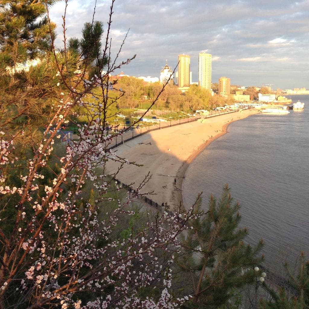 Вид на городские новоделы (