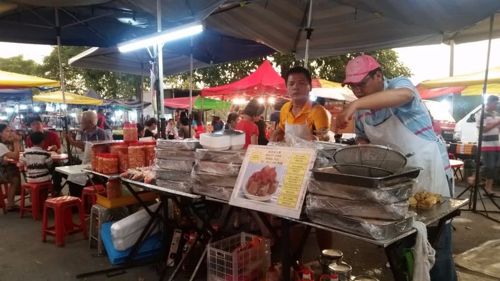 Setia Pasar Malam: