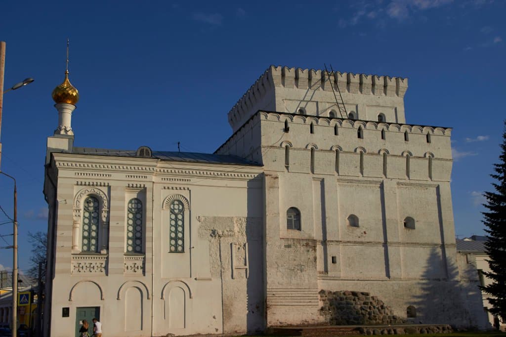 Власьевская или Знаменская башня