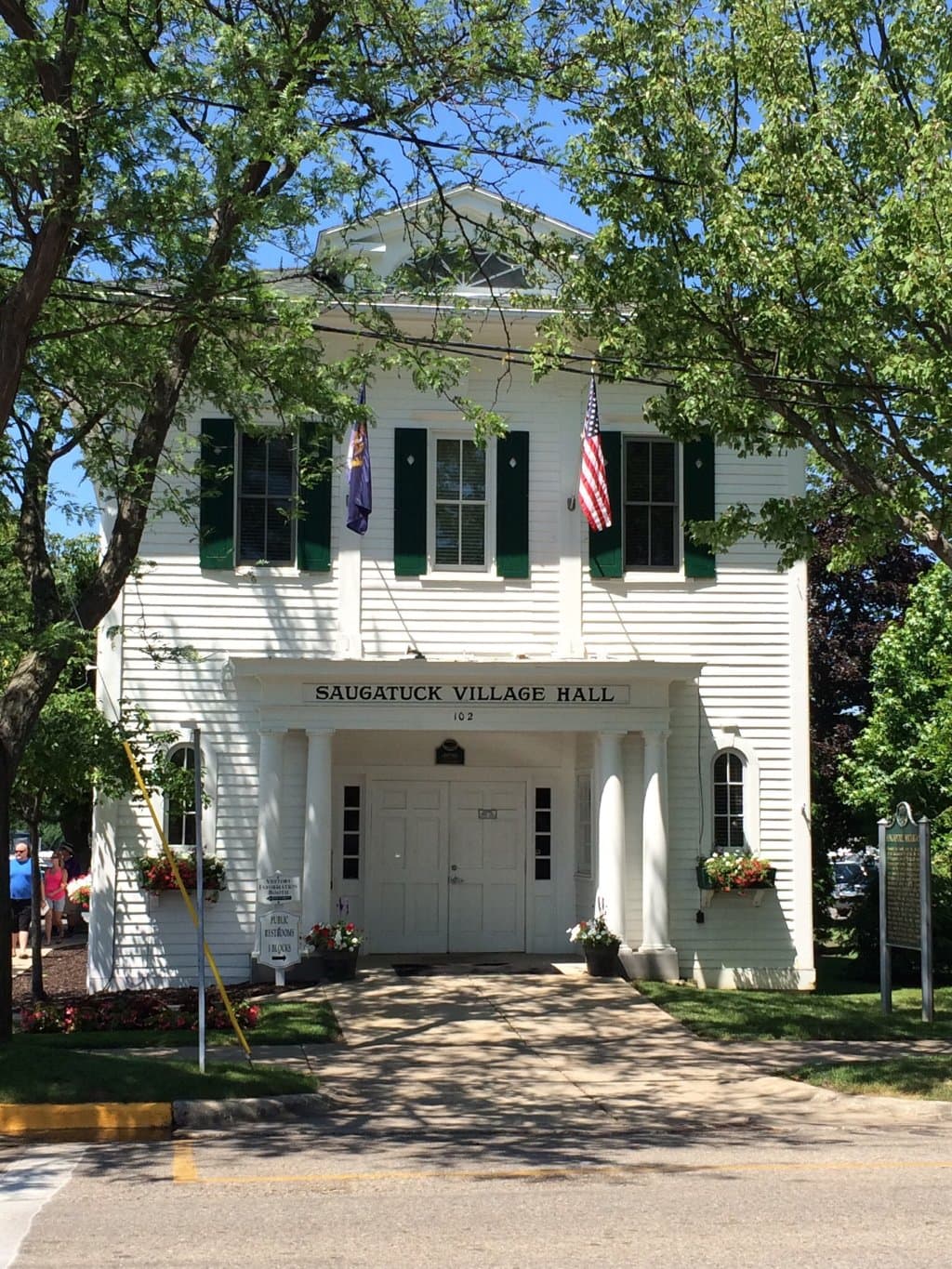 Downtown Saugatuck Butler & Water St