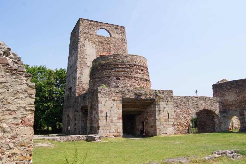Samsonów Furnace Ruins