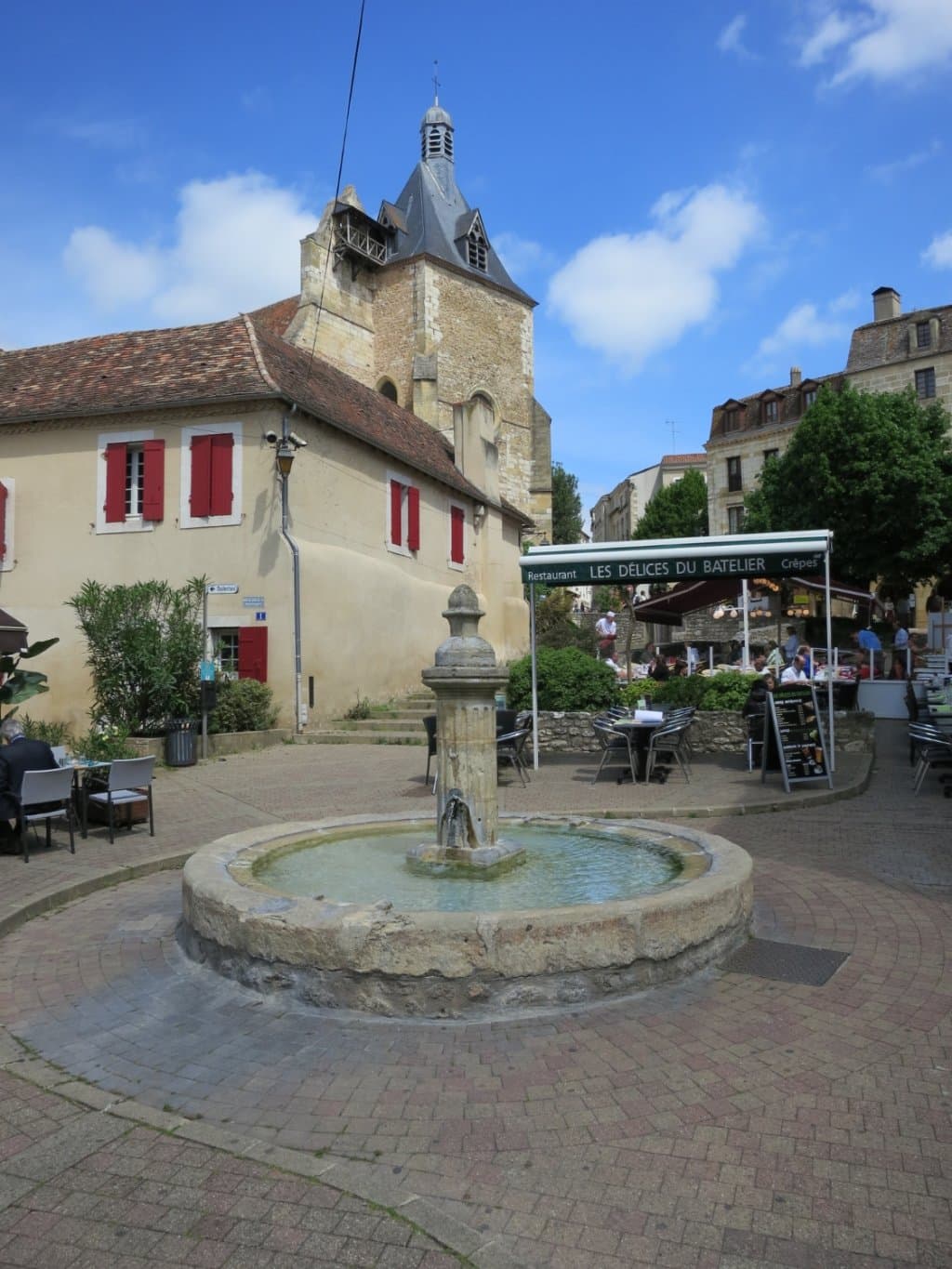 Square below Statue