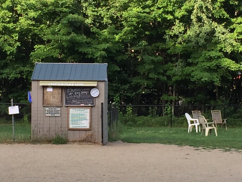 The park is open from 8 am to 8 pm , or dusk.  It's large treeless and carries plenty of signage