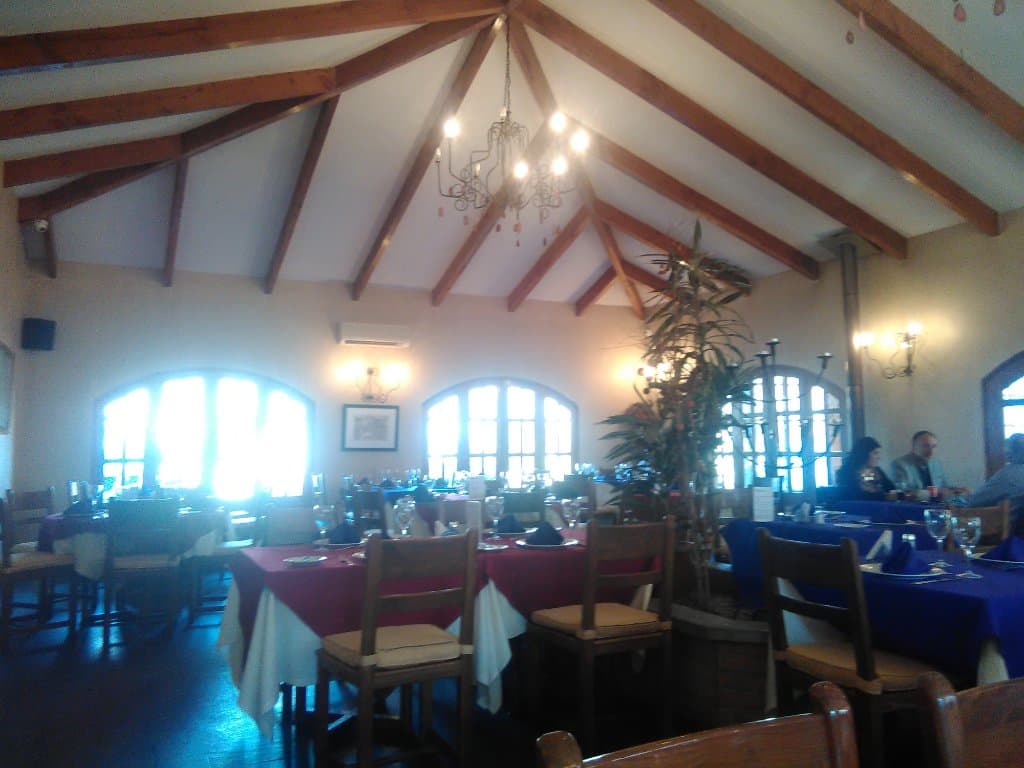 Santiago de Chle, Restaurant Mi Piace. Comedores.