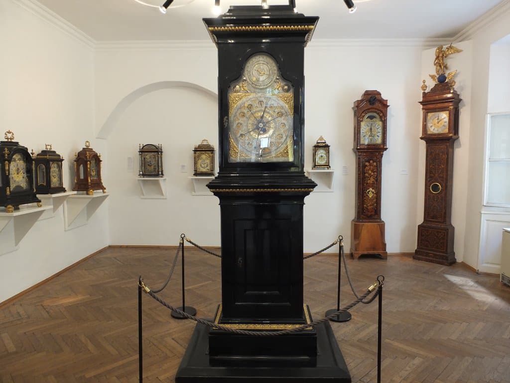 Impressive long clocks