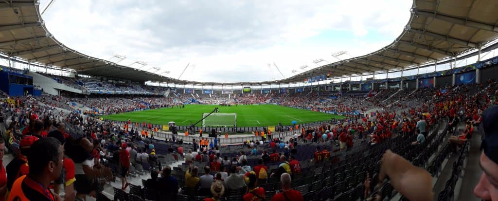 Prise de vue en panoramique. Place de cat.3