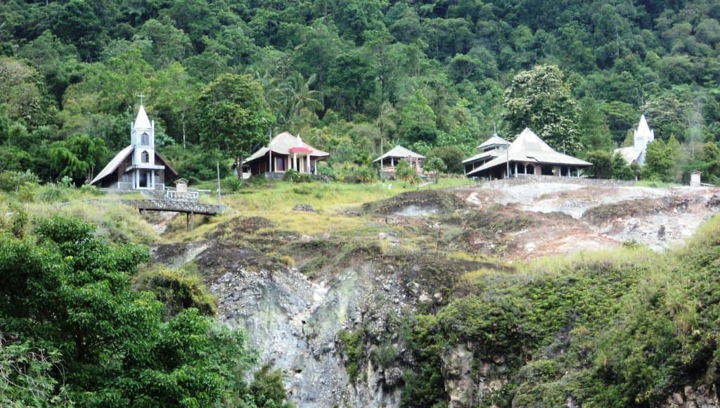 Bukit Kasih Kanonang