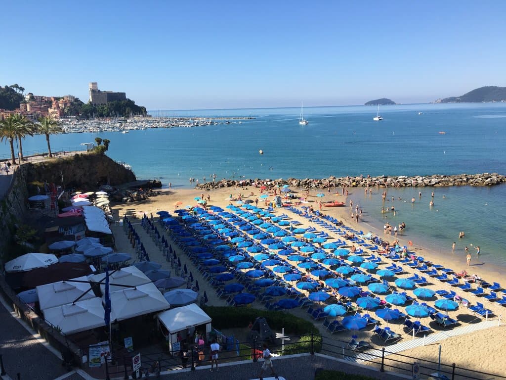 Venere Azzurra Beach