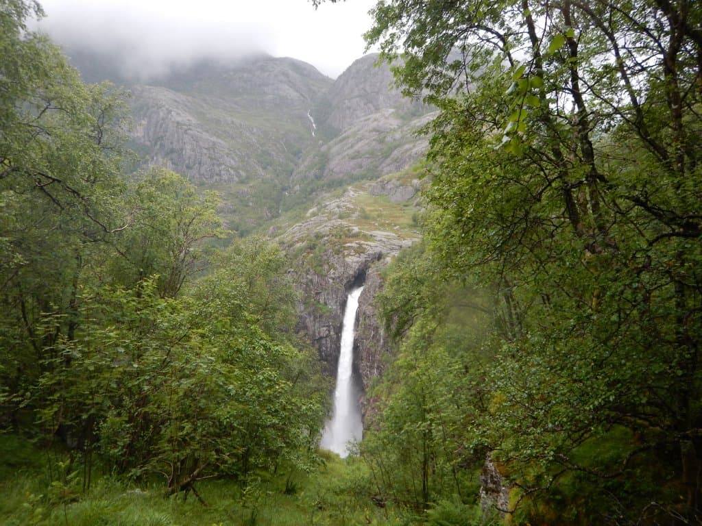Månafossen from a distance.