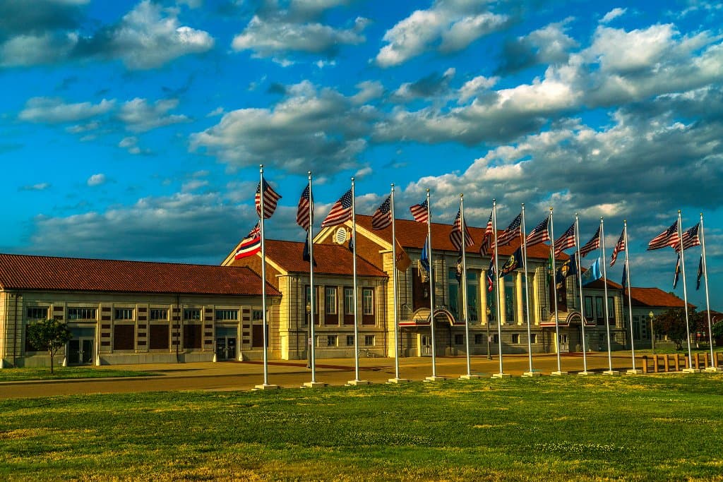 With Flag Display