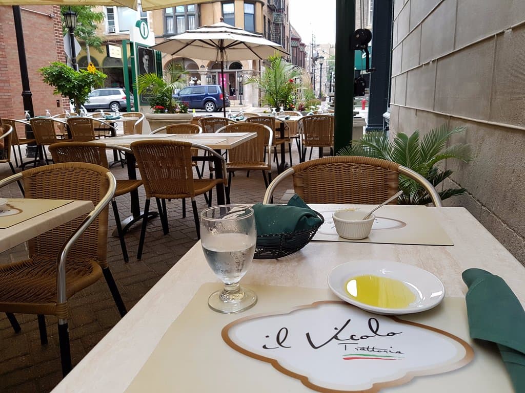 Vista das mesas ao ar livre