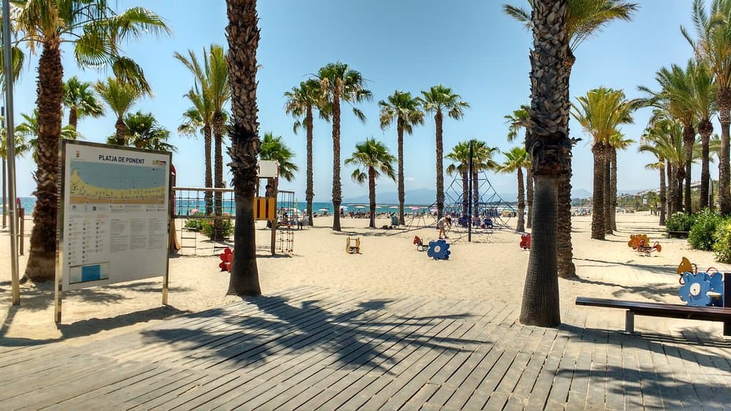 Access to beach