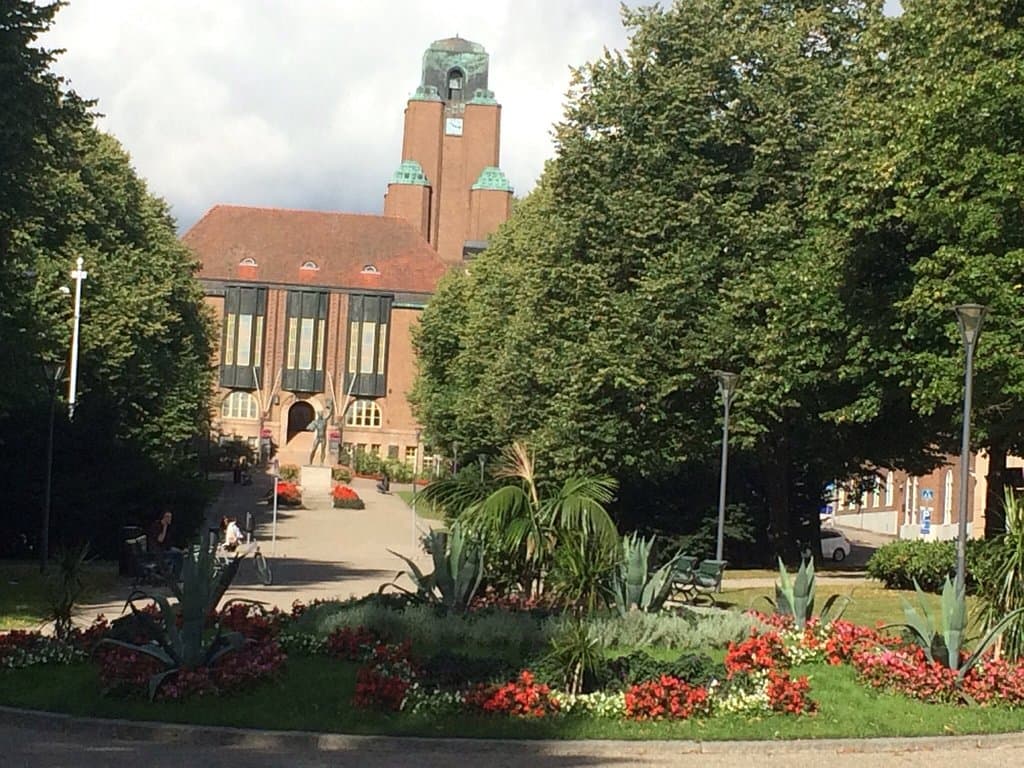 Ратуша видна со многих точек в городе