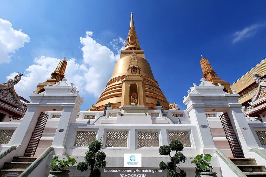 เจดีย์ ด้านหลัง