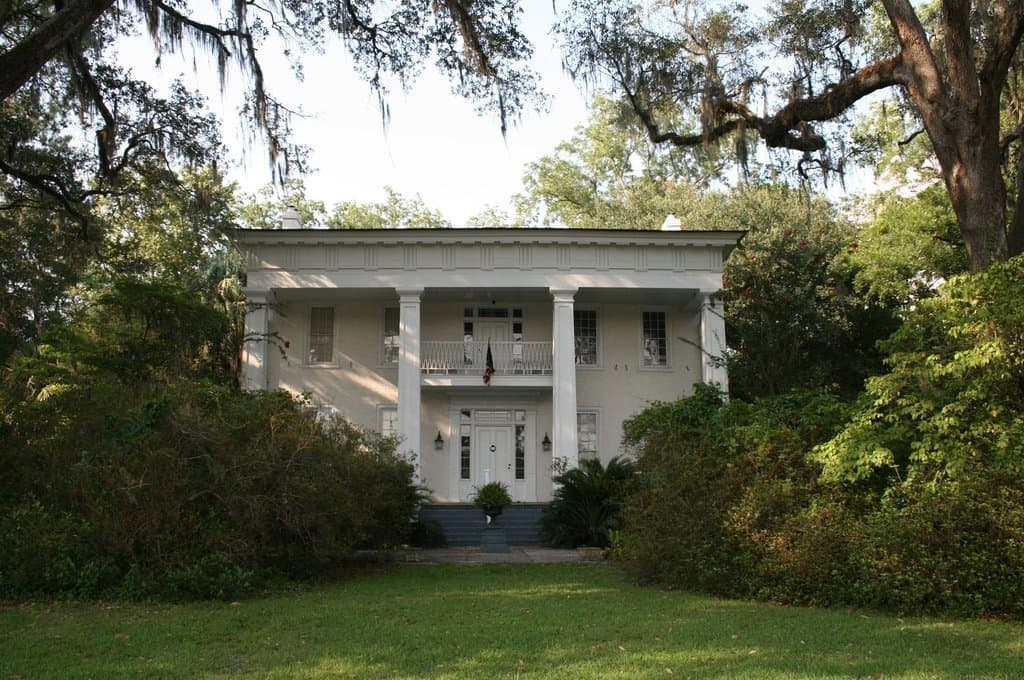 Ely-Criglar Mansion (Private) as seen from the sidewalk.