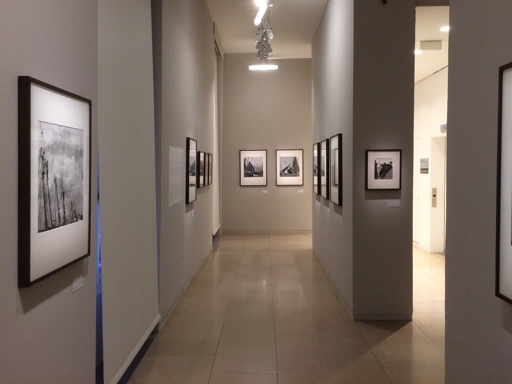 Visit the Musée de la Photographie