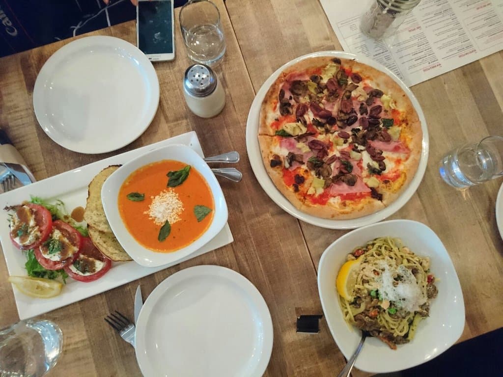 Famoso Italian Pizzeria - Jasper National Park