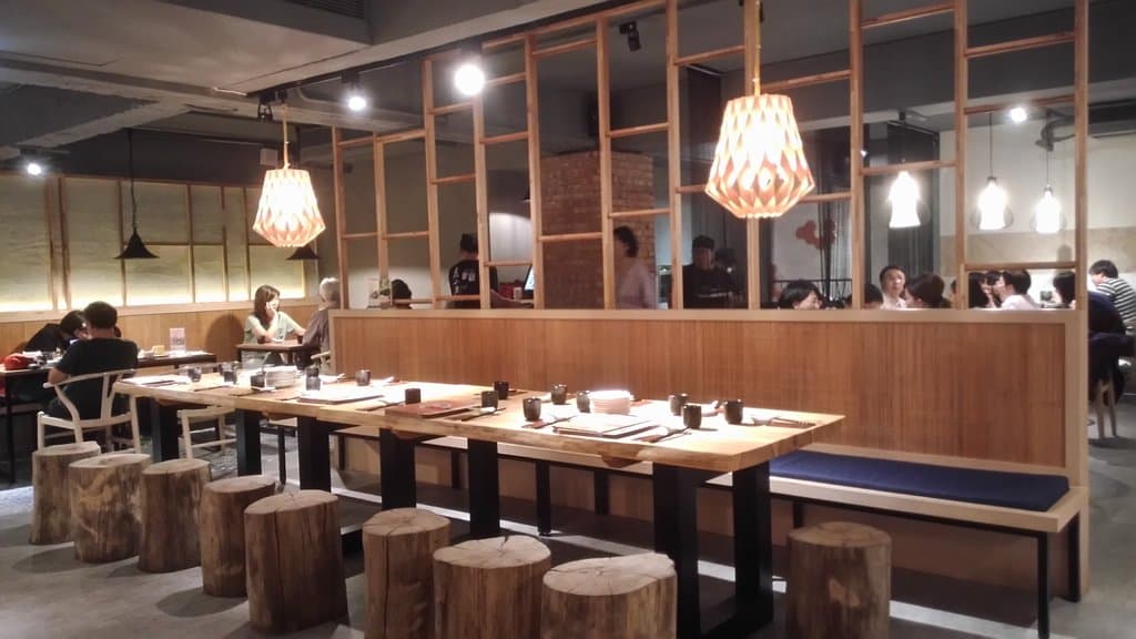 乾淨明亮的用餐環境