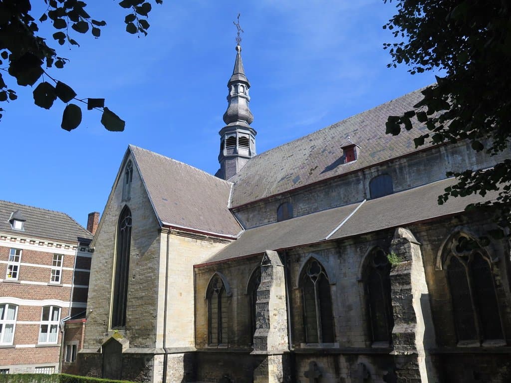 Барочный шпиль над готическим храмом