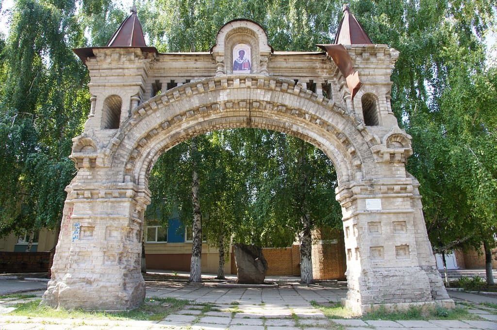 Ворота Никольского монастыря