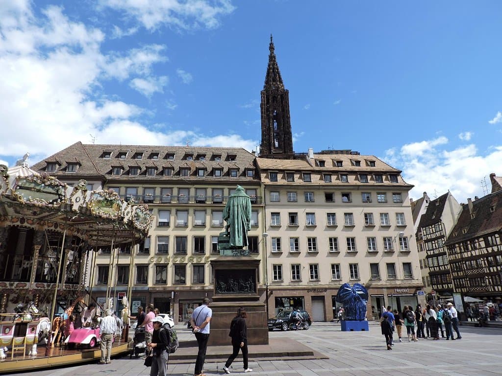 Plaza Gutenberg, Estrasburgo, La Alsacia, Francia.