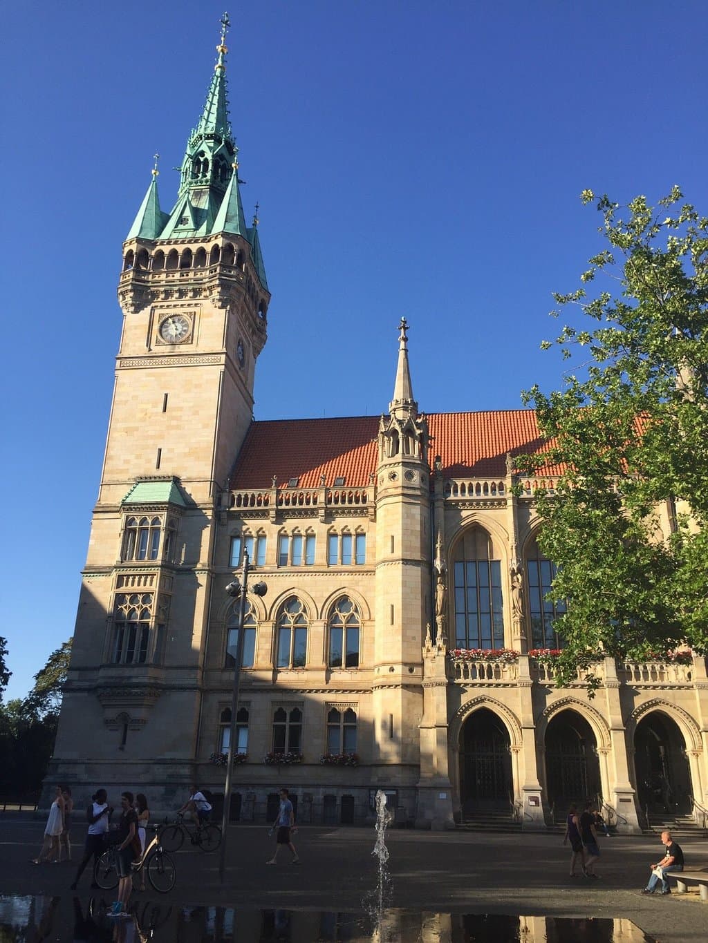 New Town Hall (Rathaus)