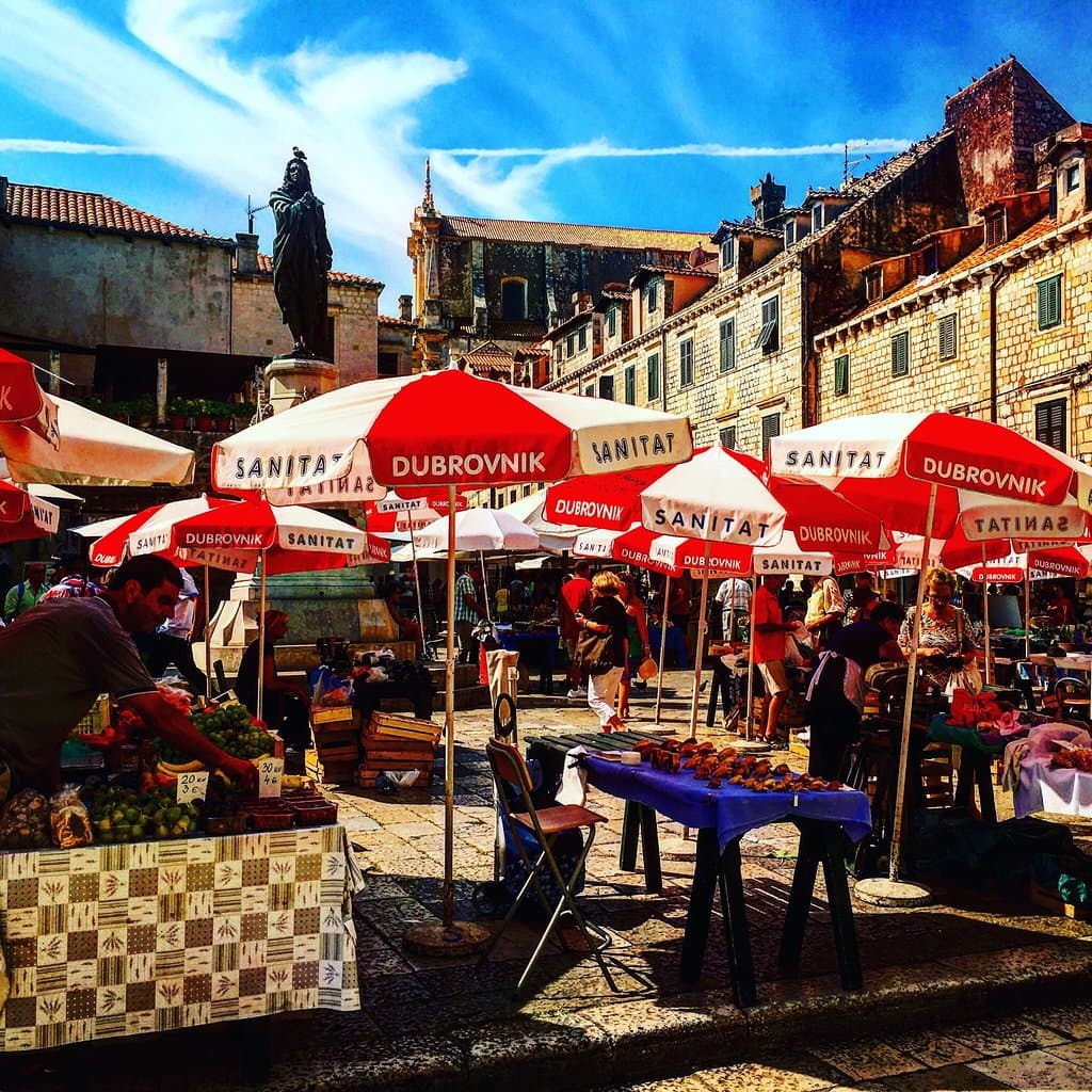 Lovely produce and local arts!