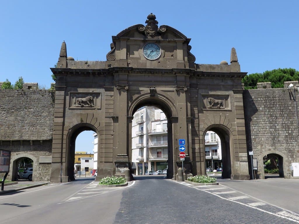 I 5 fornici della Porta