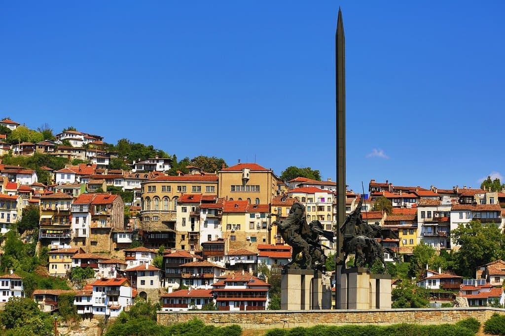Asenevtsi Monument Veliko Tarnovo