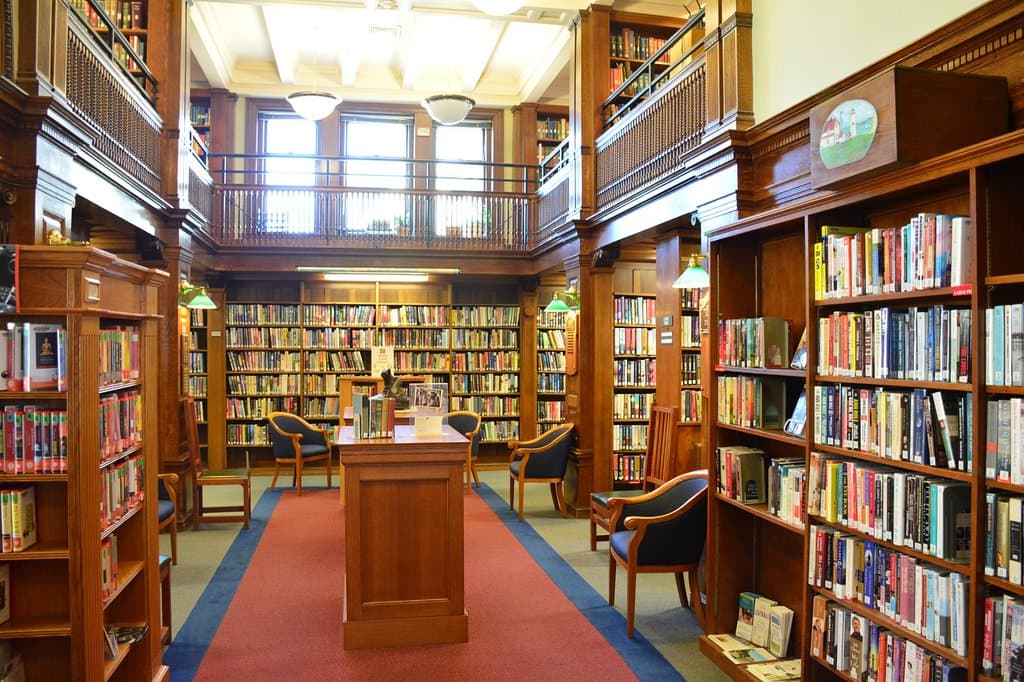 Inside the Eldredge Pulbic Labrary