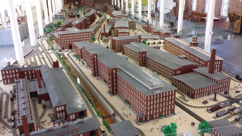 The LEGO display of the Manchester mills during the 1800's.