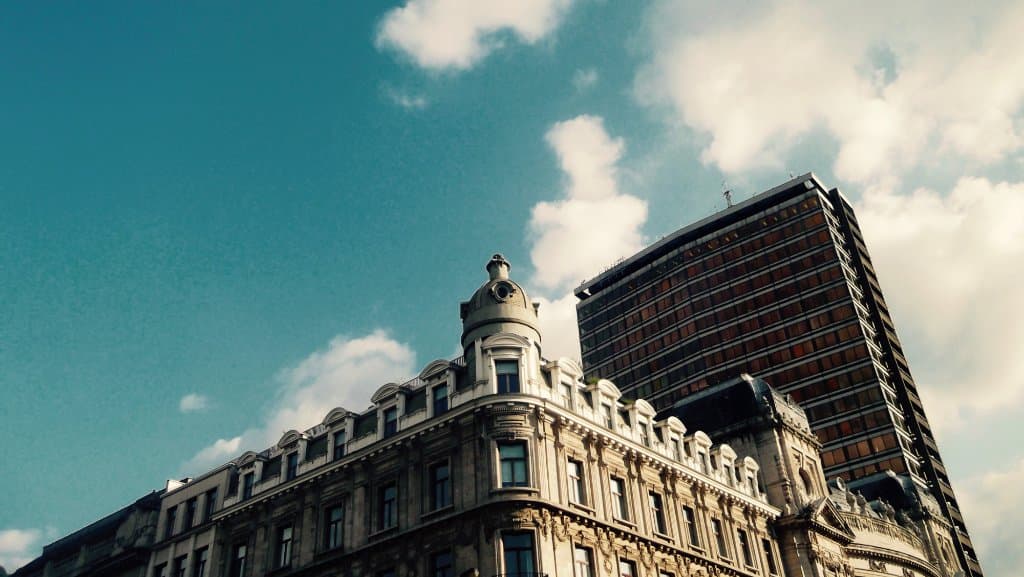 las fotos son tomadas al azar, no hay un edificio igual a otro, nada es pretencioso..