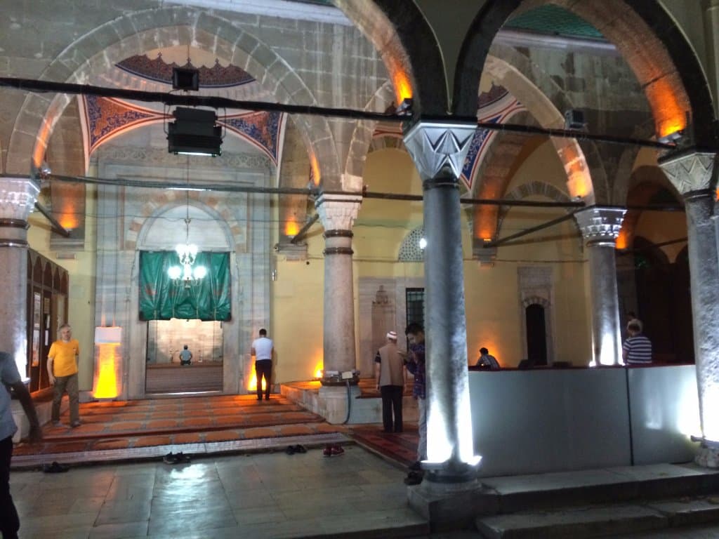 Yeni Cuma Camii