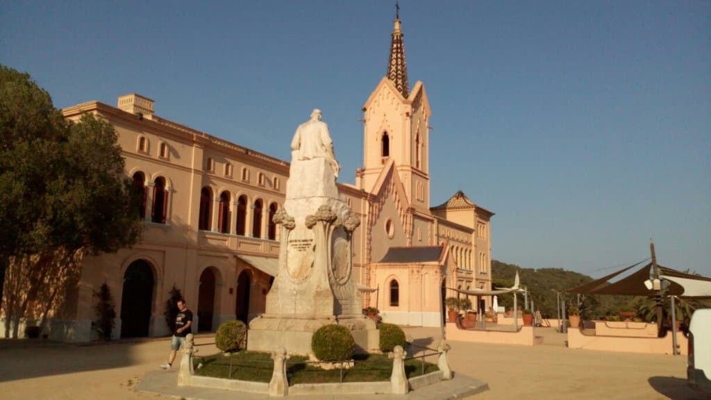 Angel Monument Sant Pere del Bosc