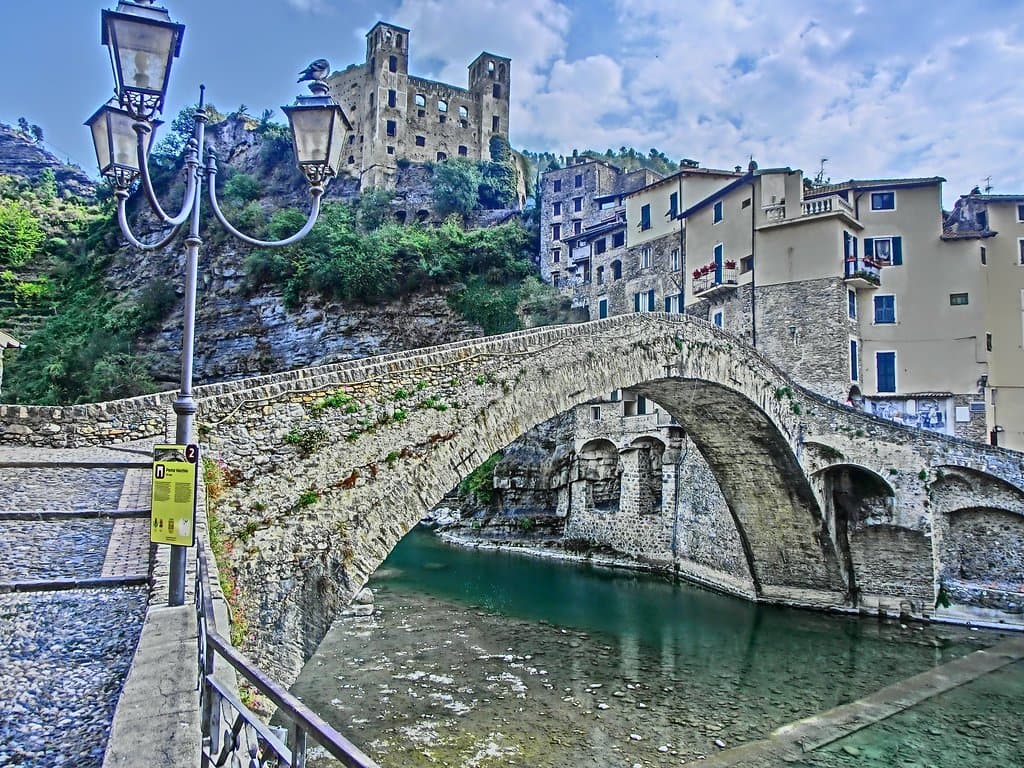 vista del ponte e castello