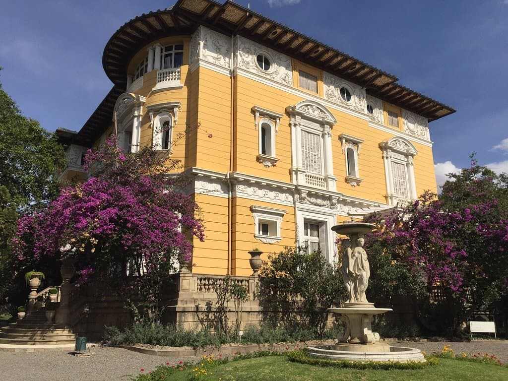 Palacio Portales Centro Simón I. Patiño