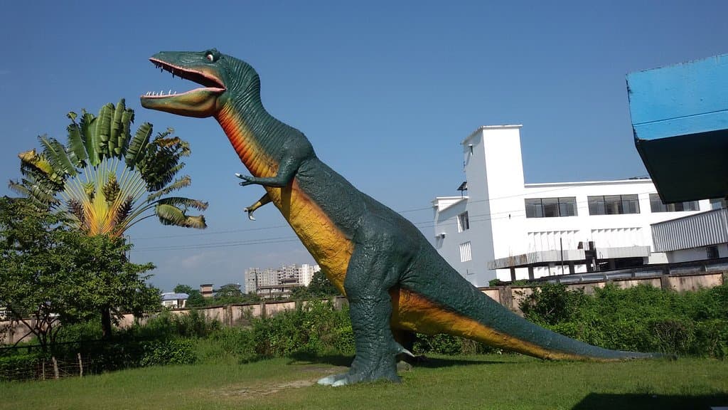 Model of Dinosaurs at the entrance of Science Centre.