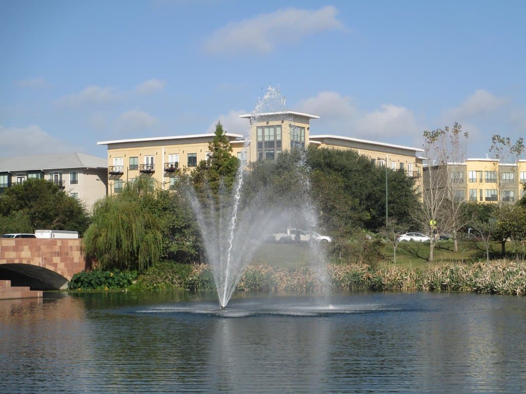 Large aeration fountain