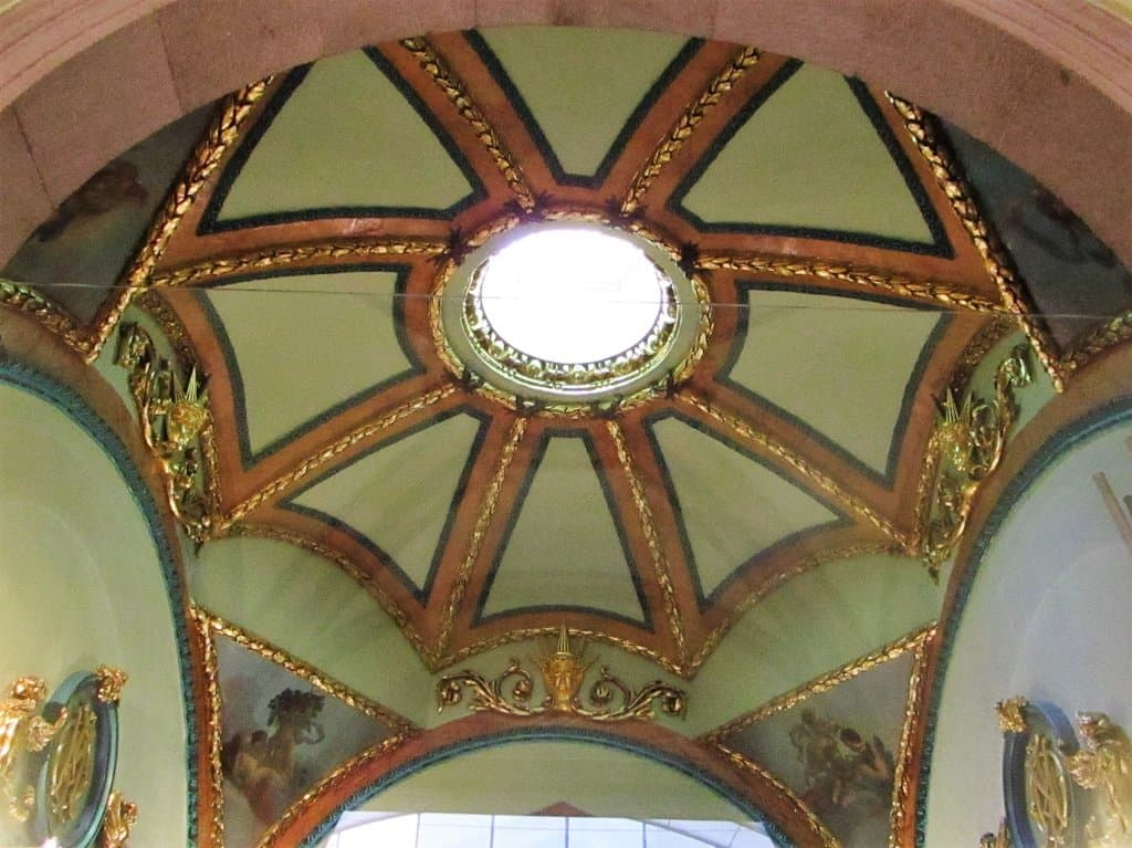HERMOSA CÚPULA