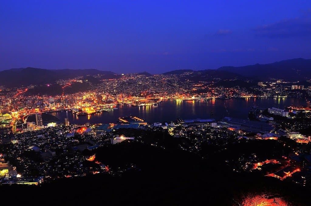 宝石を散りばめたような見事な夜景!