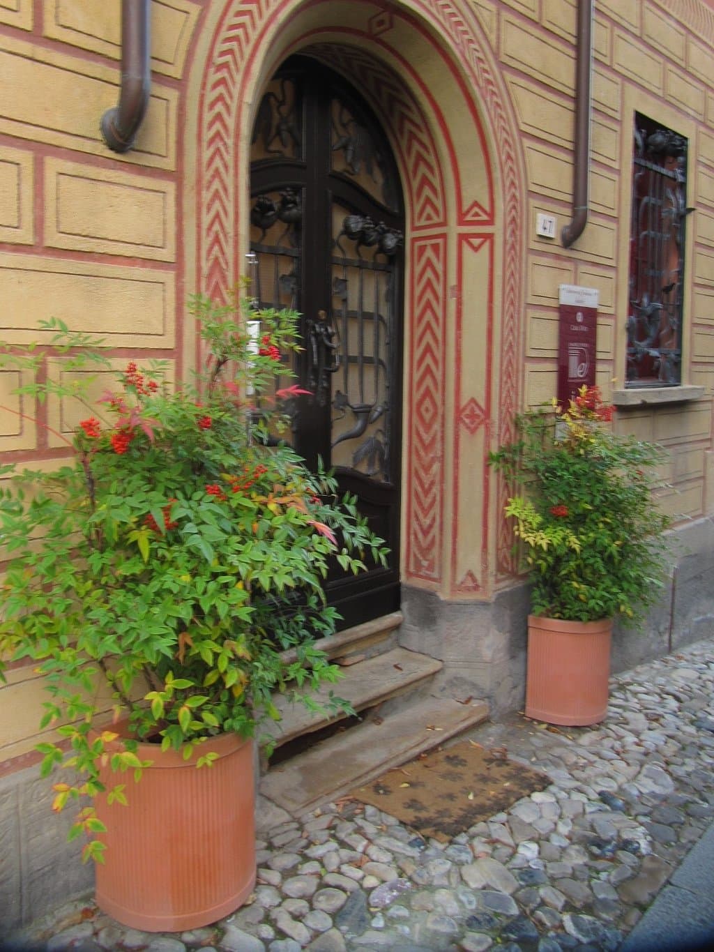 stupendo ingresso stile gaudì