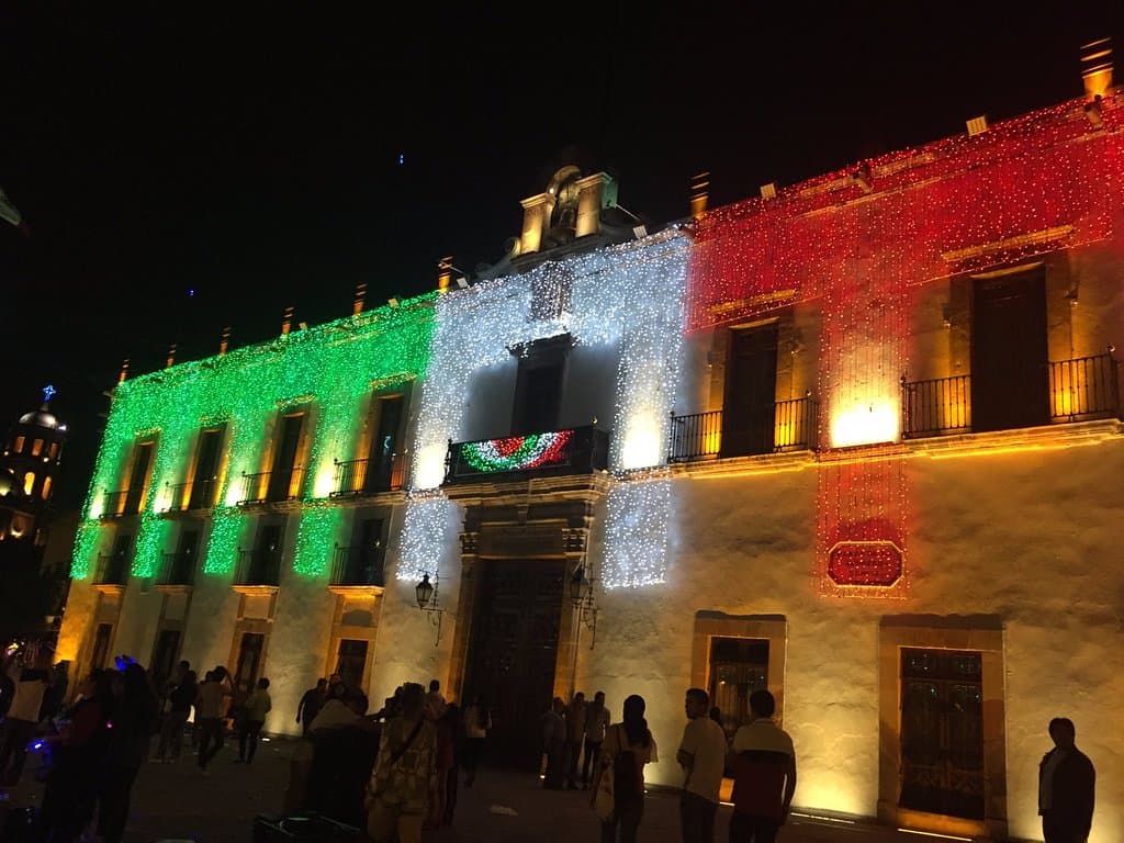 por la noche