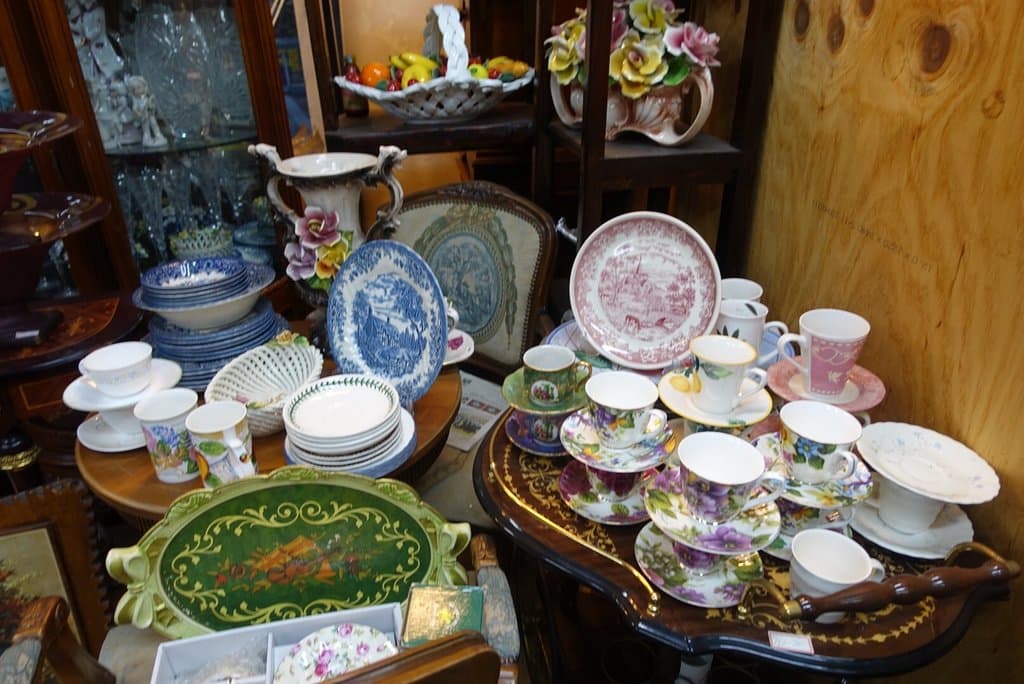 アンティークな食器