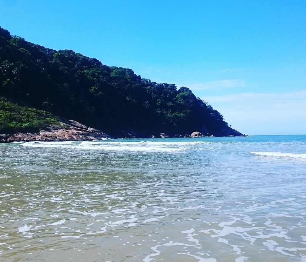 Praia de guaiuba/guarujá muito boa!!!