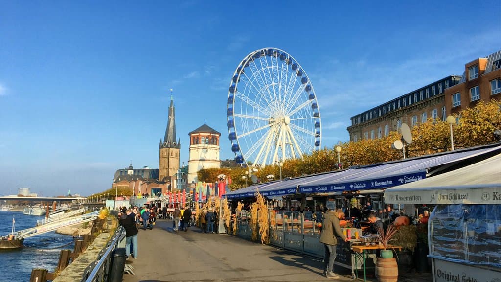 Im Winter mit Riesenrad