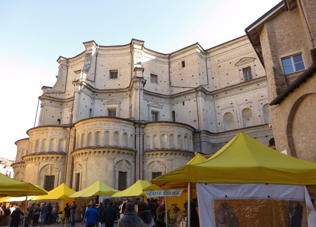 la particolare forma esterna delle cappelle