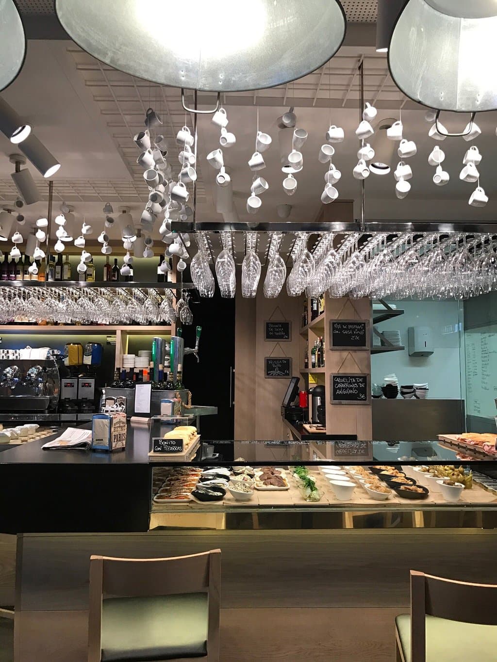 Bar restaurante Umm Food and Drink