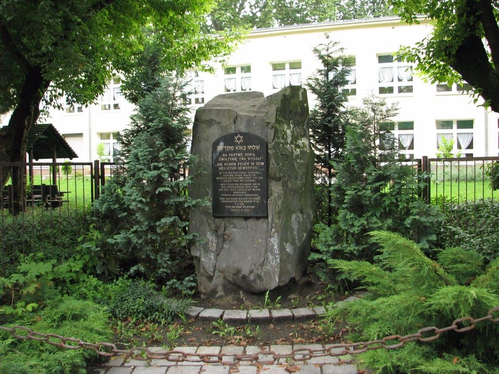 obelisk