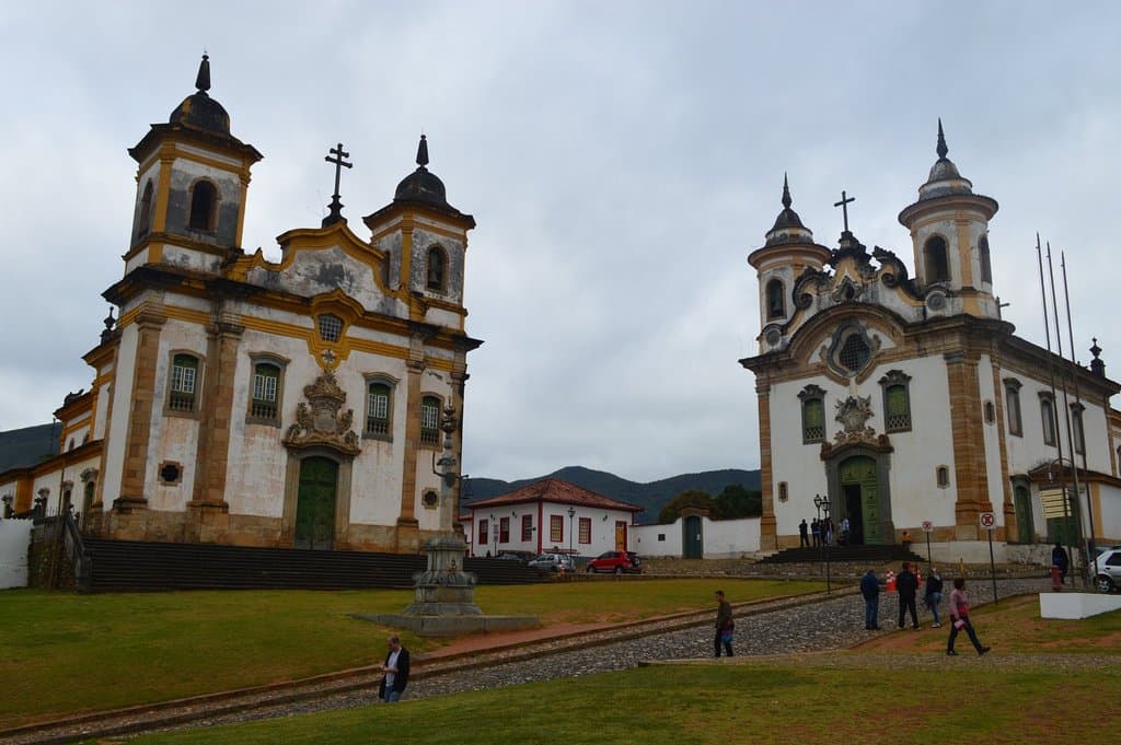 Dos iglesias de dos ordenes diferentes. Algo que da cuenta de la riqueza de la región